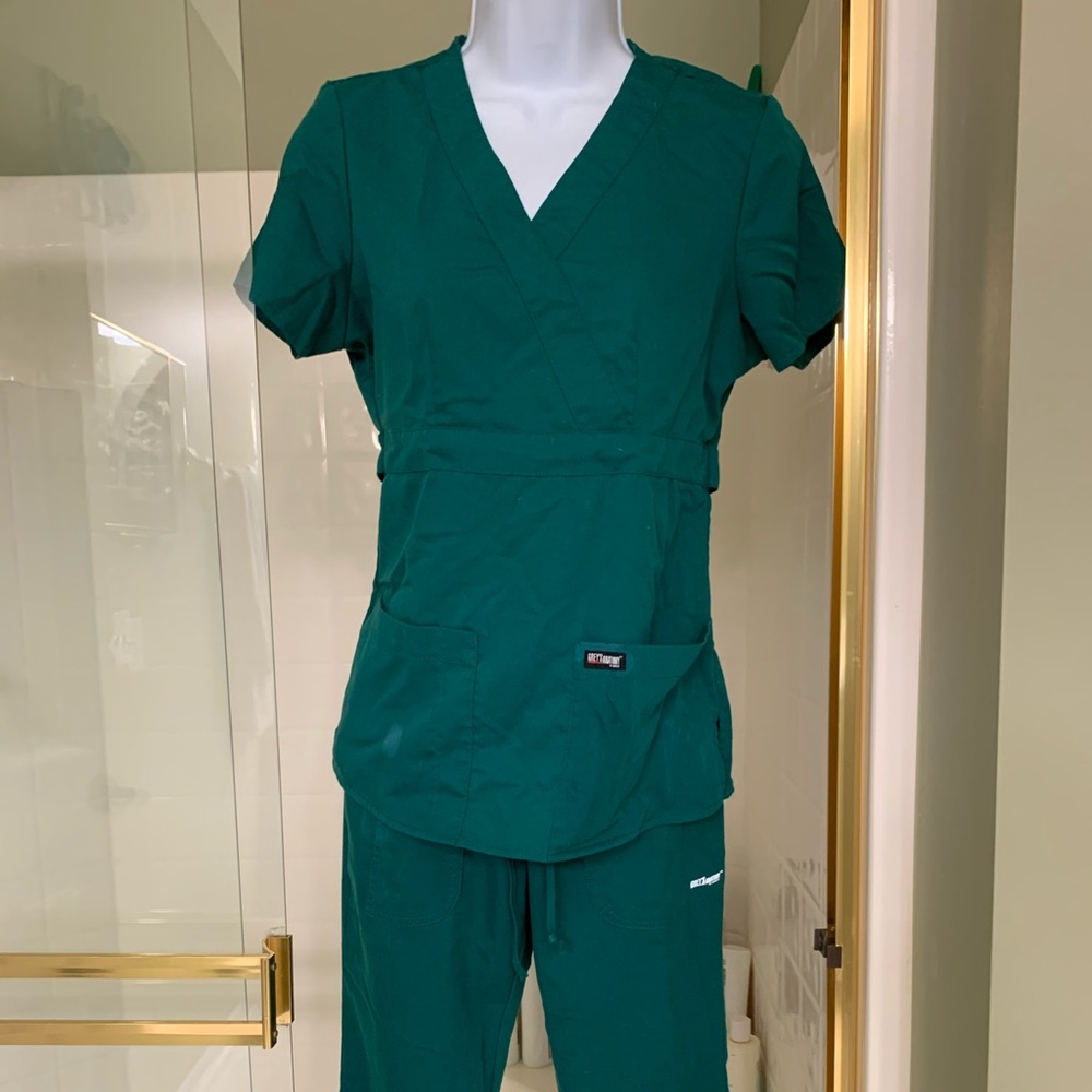 Greys anatomy Forrest green scrub set